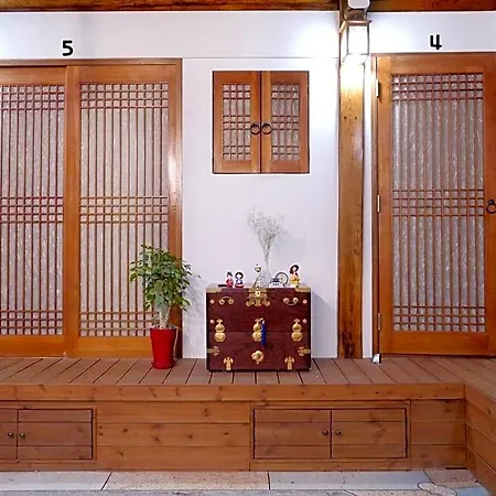 Bibimbap Hanok Guesthouse Gyeongbokgung Private Villa